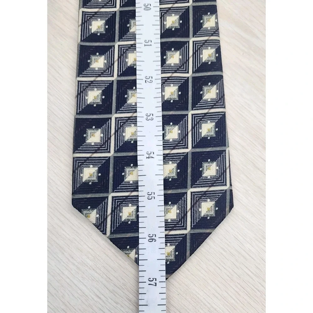 Hugo‎ Boss BOSS 100% Silk Tie Italy Navy Blue Geometric Square Pattern Designer